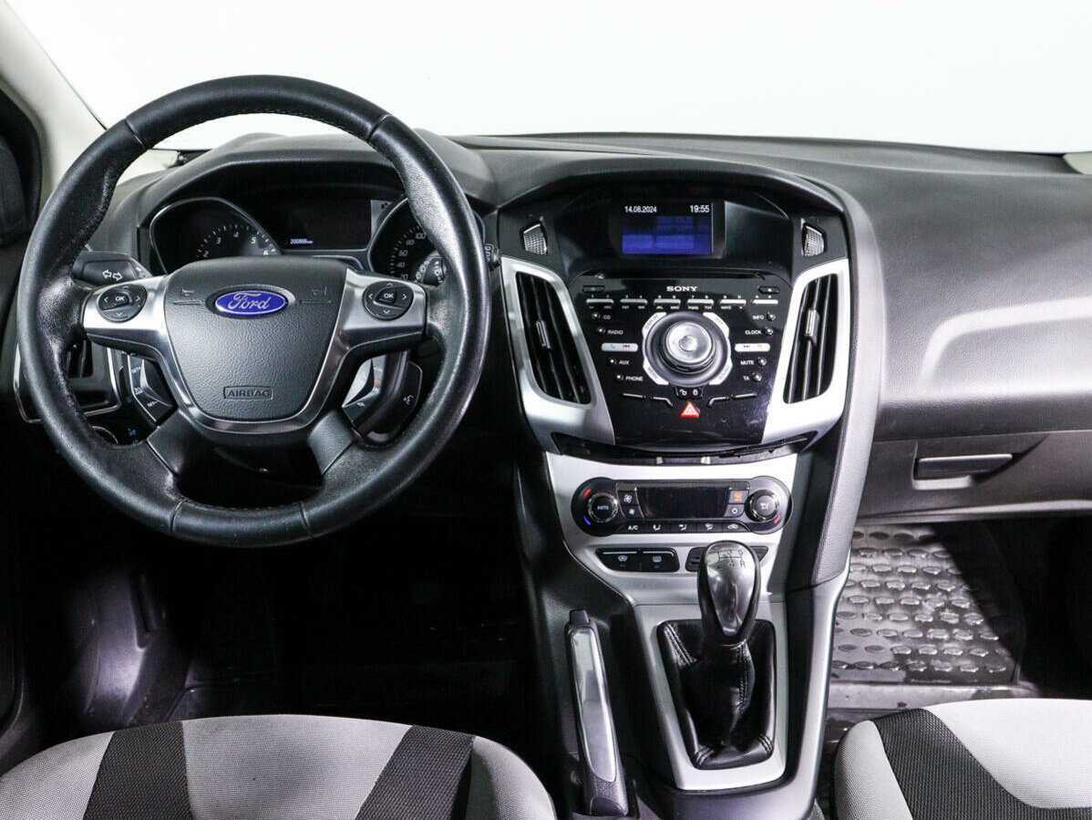Ford Focus б/у, 2013, Механическая. Фото: #9