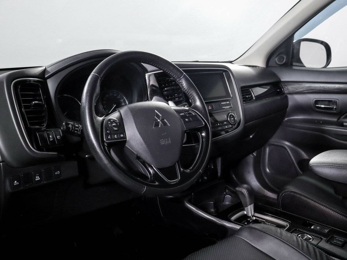 Mitsubishi Outlander б/у, 2018, Вариатор. Фото: #9