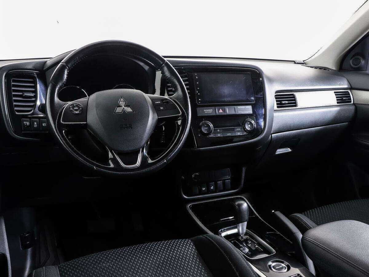 Mitsubishi Outlander б/у, 2018, Вариатор. Фото: #8