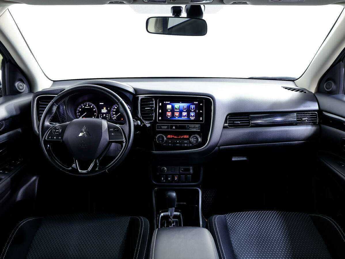 Mitsubishi Outlander б/у, 2018, Вариатор. Фото: #9