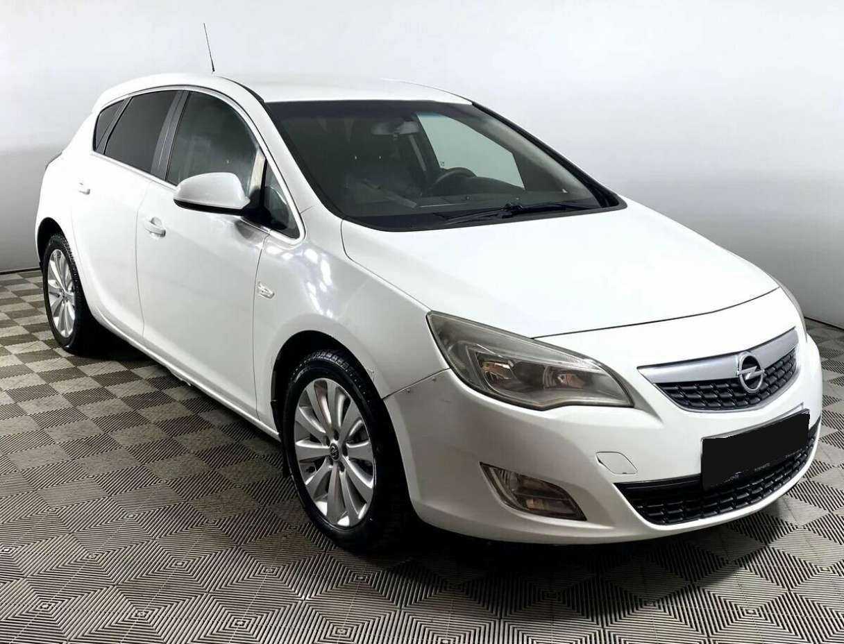 Opel Astra б/у, 2012, Механическая. Фото: #2