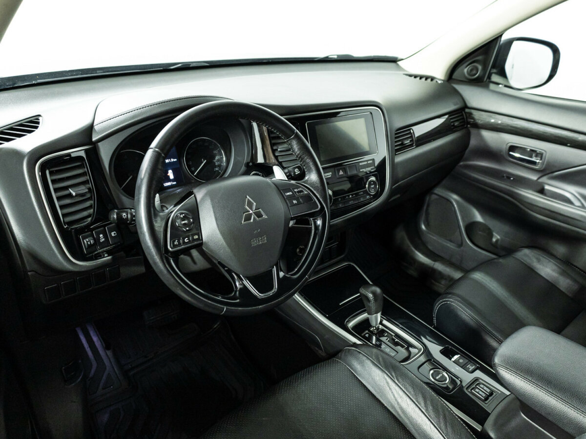 Mitsubishi Outlander б/у, 2017, Вариатор. Фото: #10