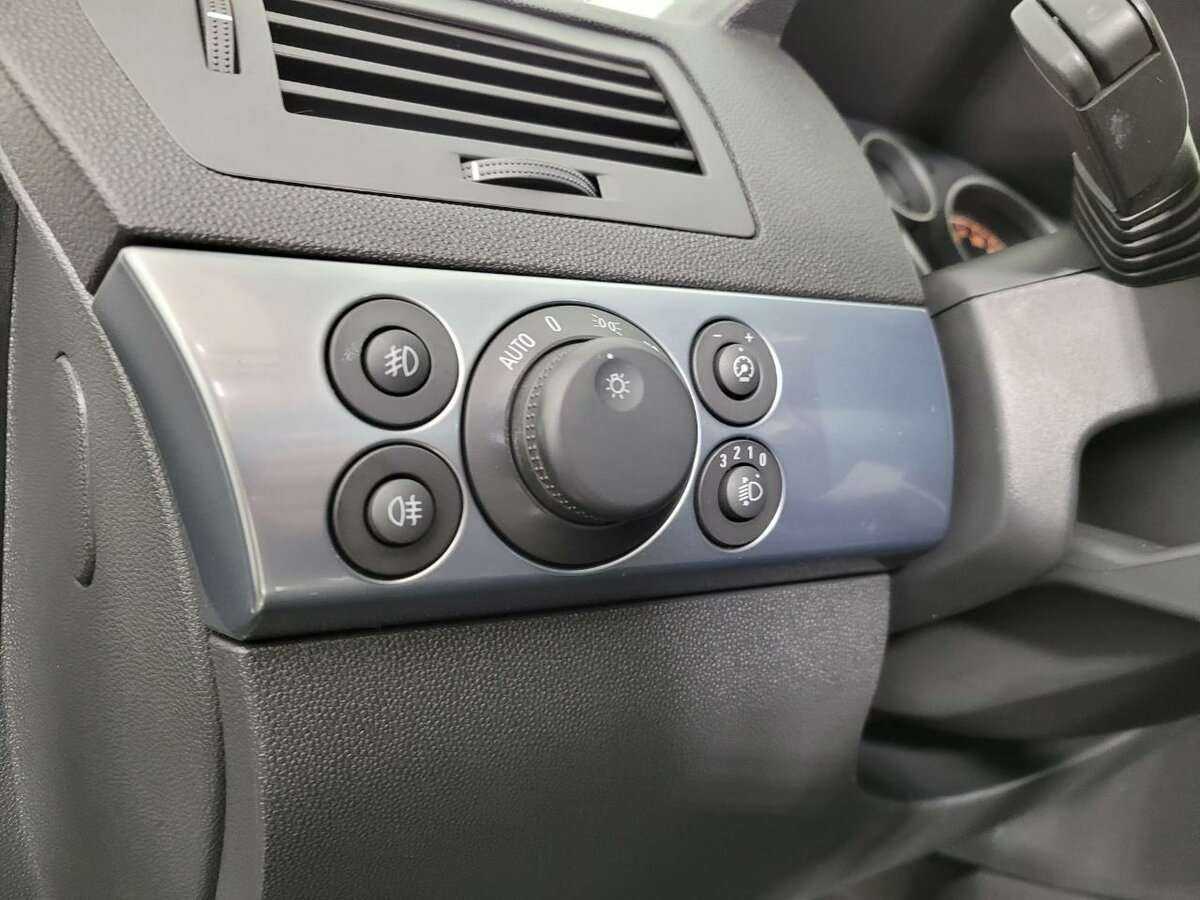 Opel Astra б/у, 2012, Автоматическая. Фото: #8