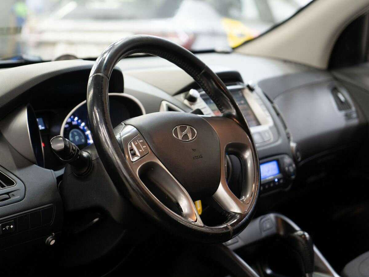Hyundai ix35 б/у, 2014, Автоматическая. Фото: #4