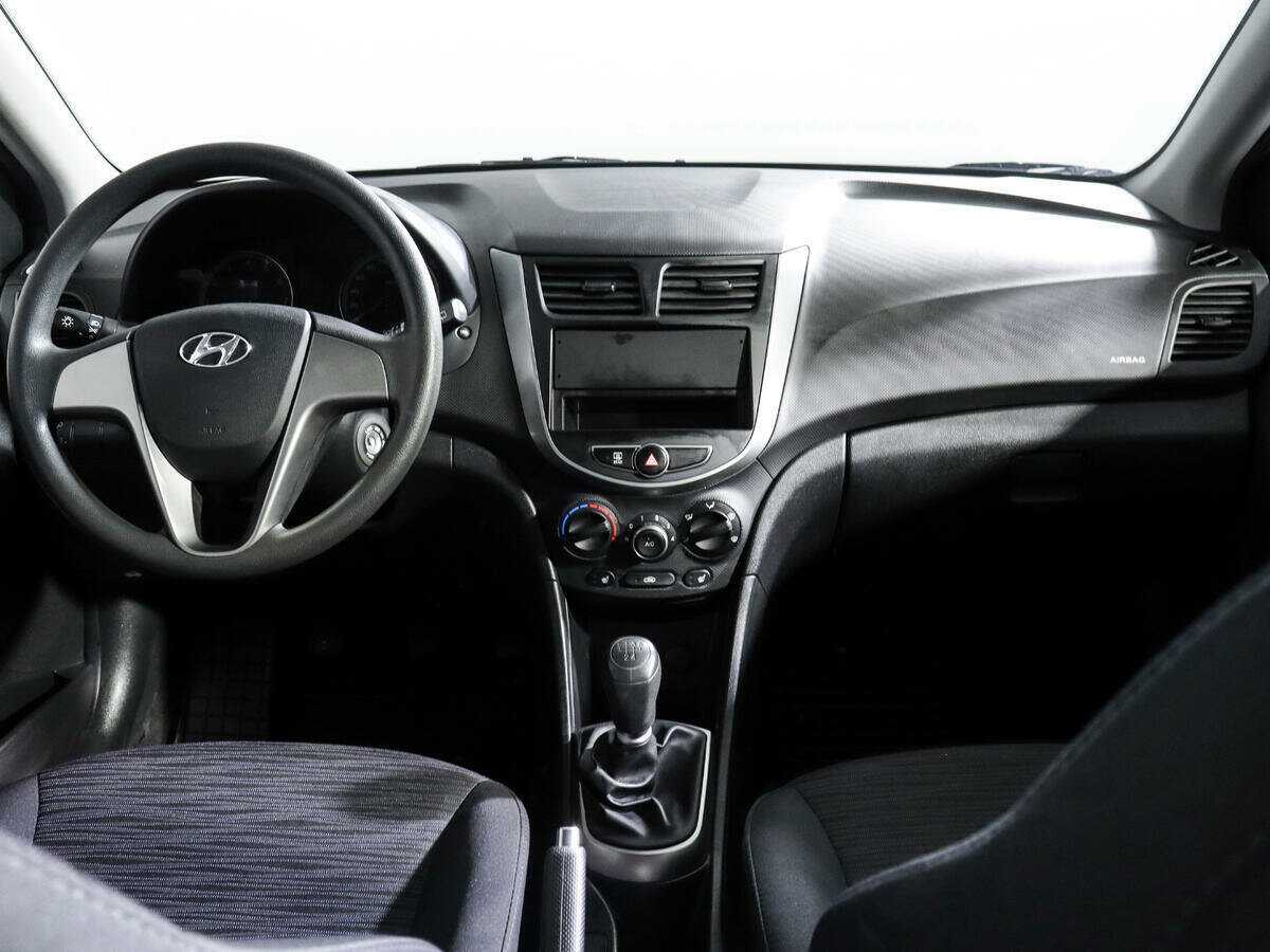 Hyundai Solaris б/у, 2016, Механическая. Фото: #9