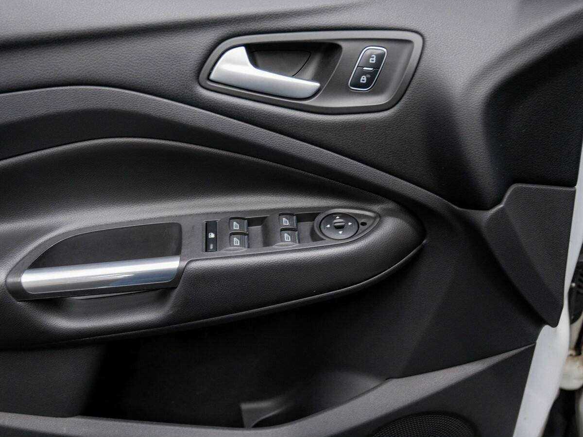 Ford Kuga б/у, 2017, Автоматическая. Фото: #15