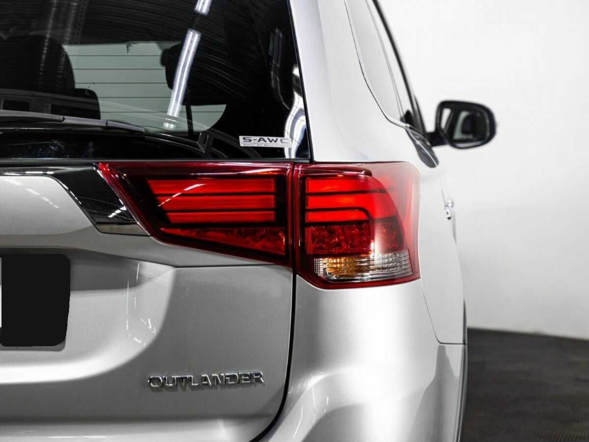 Mitsubishi Outlander б/у, 2018, Автоматическая. Фото: #6