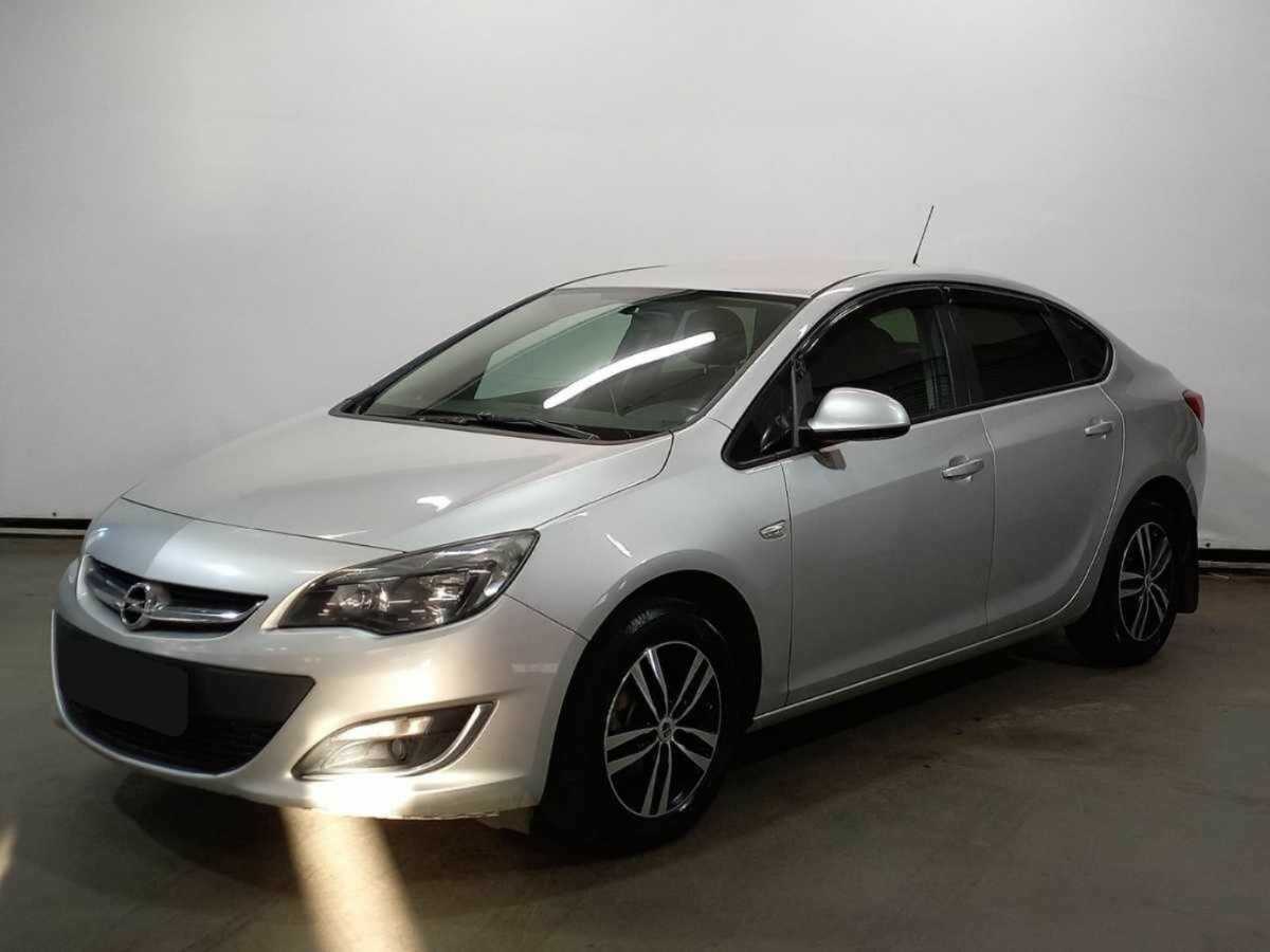 Opel Astra б/у, 2012, Механическая. Фото: #0