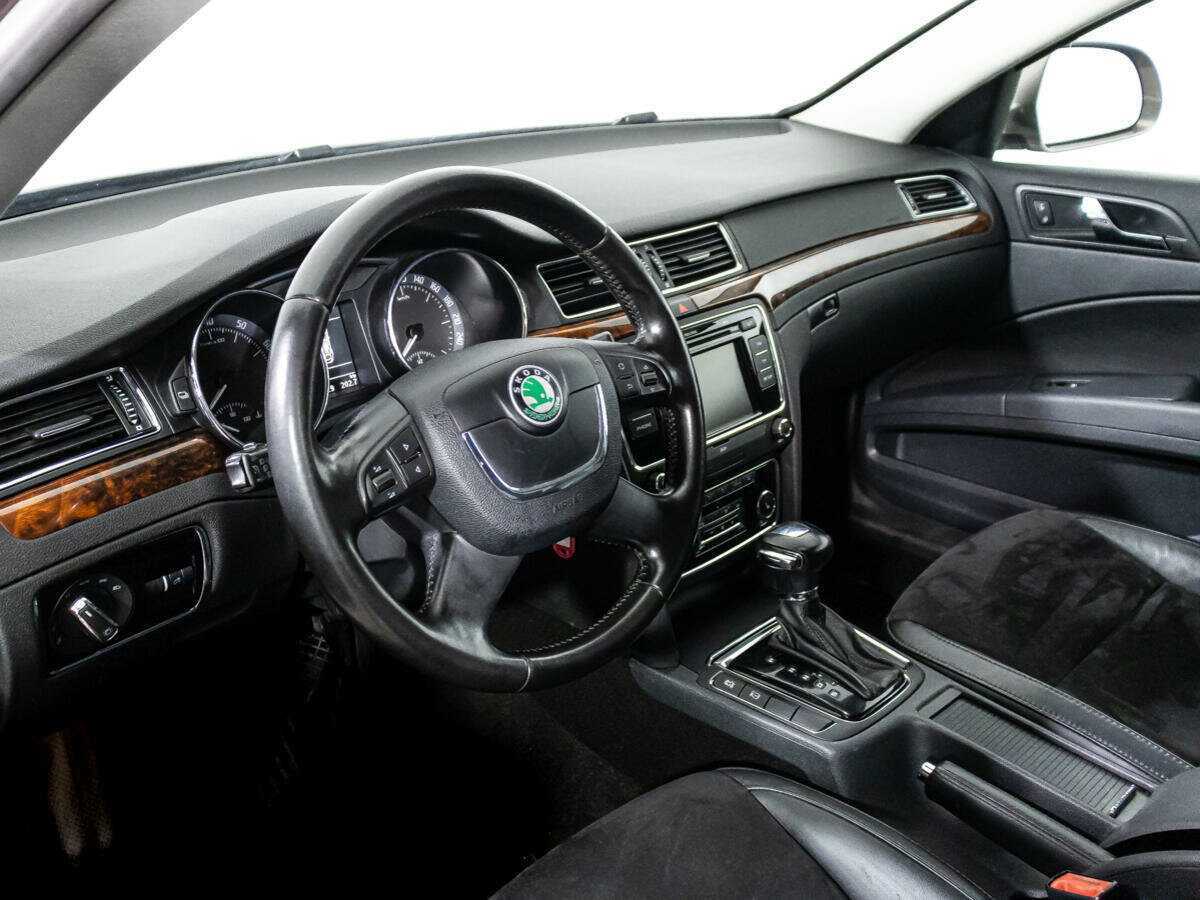 Skoda Superb б/у, 2012, Автоматическая. Фото: #10