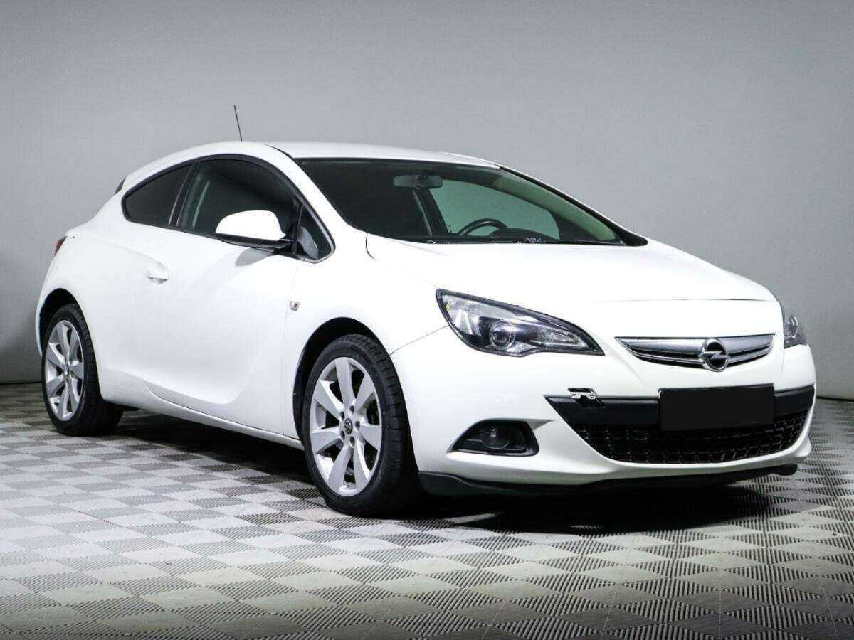 Opel Astra б/у, 2013, Механическая. Фото: #2