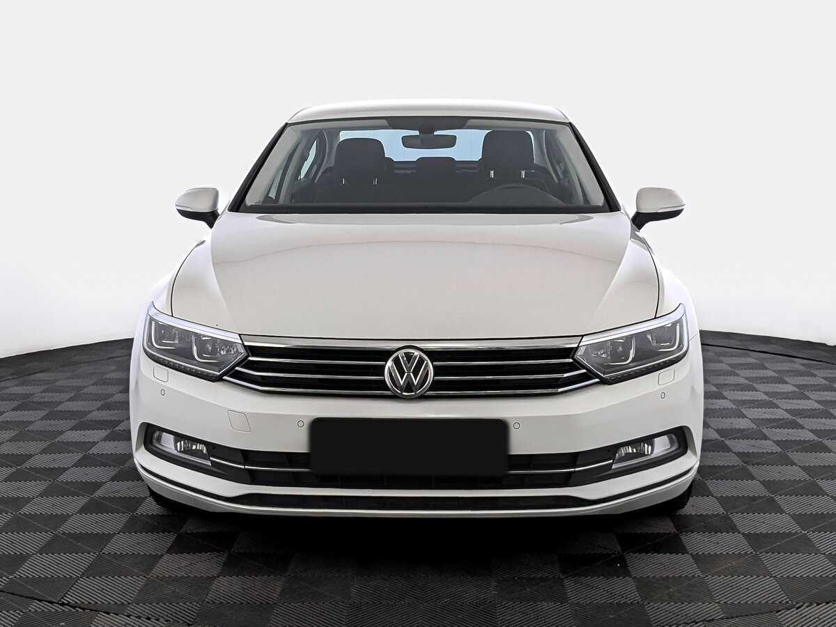 Volkswagen Passat б/у, 2019, Роботизированная. Фото: #1