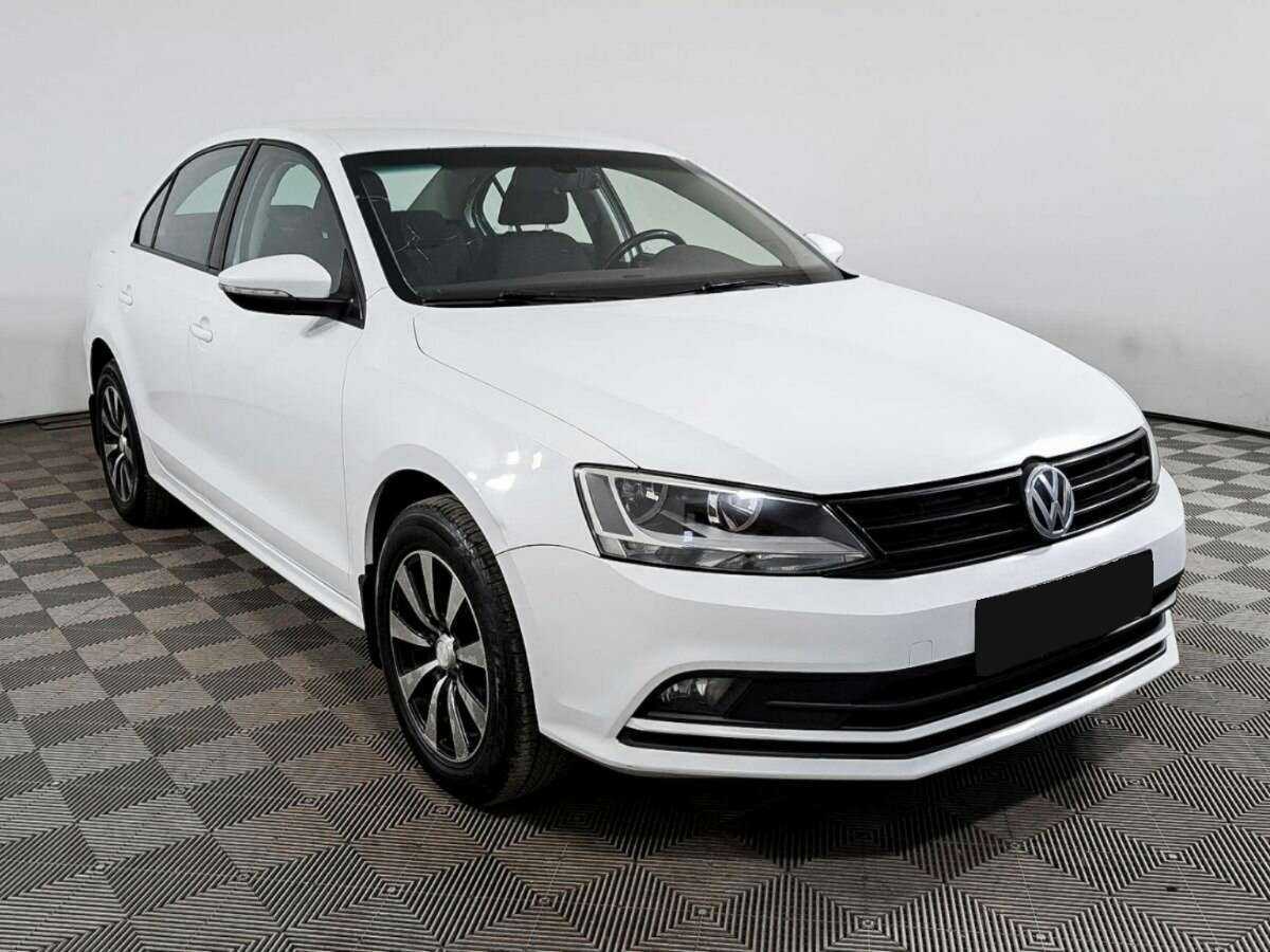 Volkswagen Jetta б/у, 2016, Механическая. Фото: #2