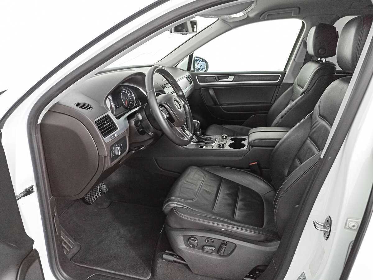 Volkswagen Touareg б/у, 2013, Автоматическая. Фото: #13