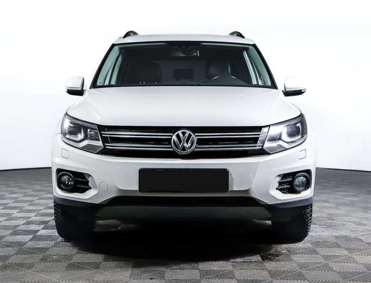 Volkswagen Tiguan б/у, 2013, Автоматическая. Фото: #1