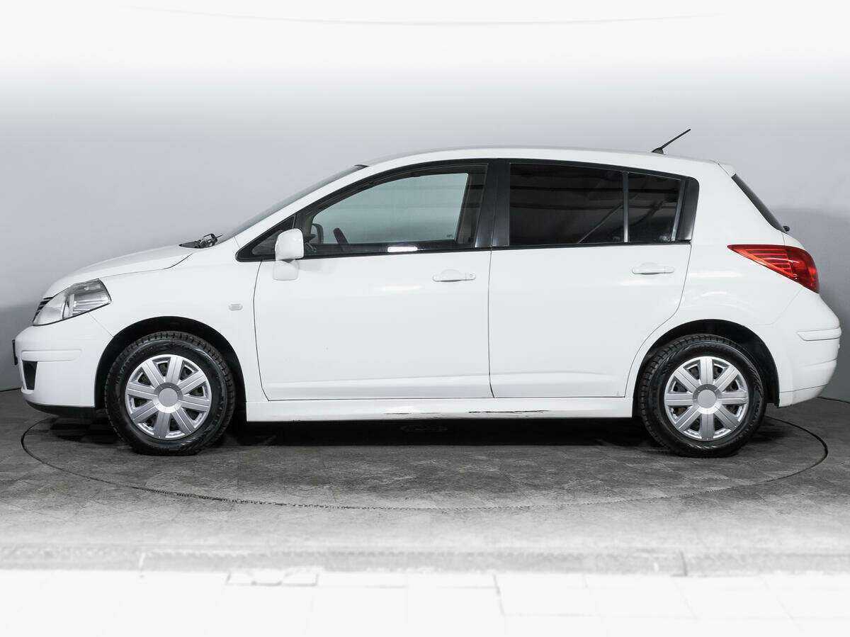 Nissan Tiida б/у, 2013, Механическая. Фото: #6