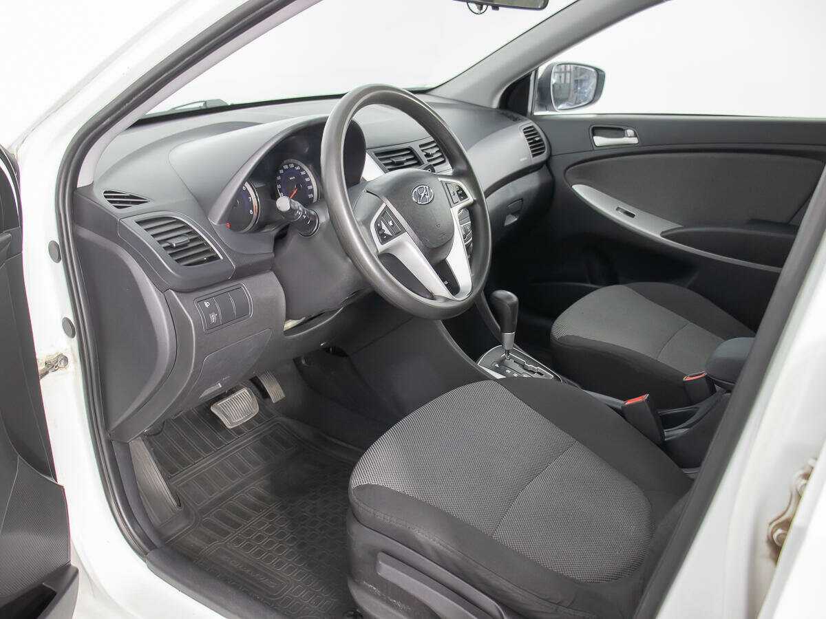 Hyundai Solaris б/у, 2012, Автоматическая. Фото: #9