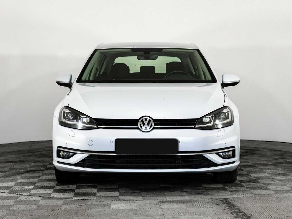 Volkswagen Golf б/у, 2018, Роботизированная. Фото: #1