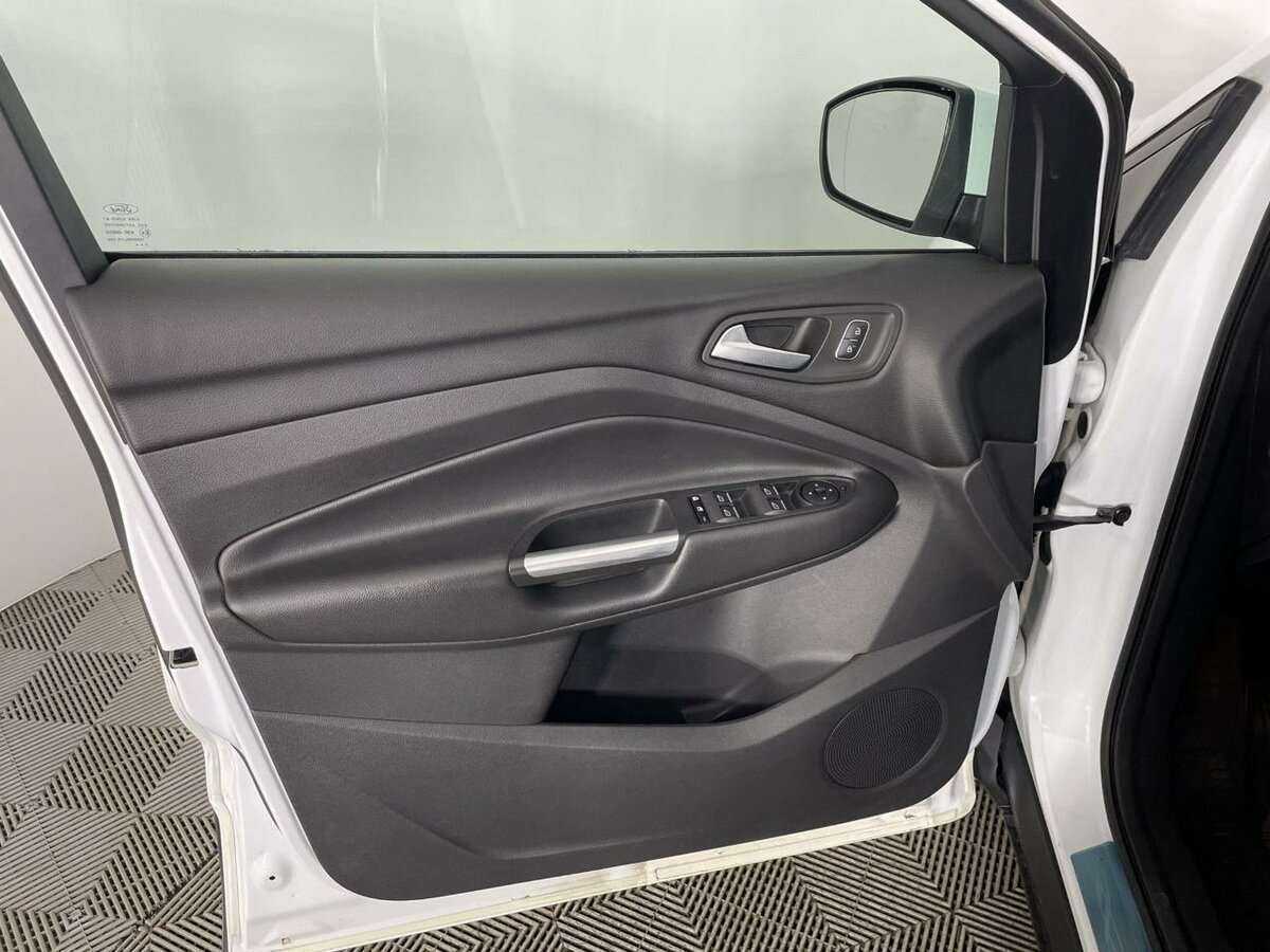 Ford Kuga б/у, 2017, Автоматическая. Фото: #5