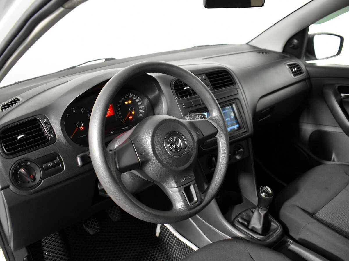 Volkswagen Polo б/у, 2014, Механическая. Фото: #12