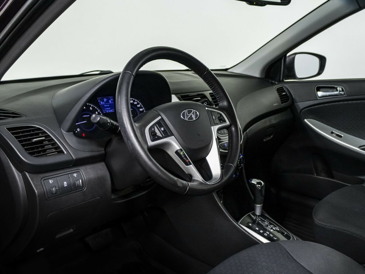 Hyundai Solaris б/у, 2012, Автоматическая. Фото: #9