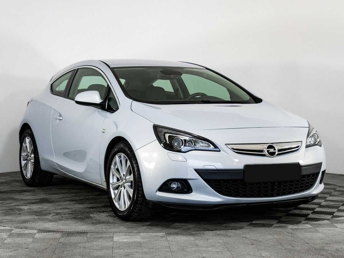 Opel Astra б/у, 2012, Механическая. Фото: #2