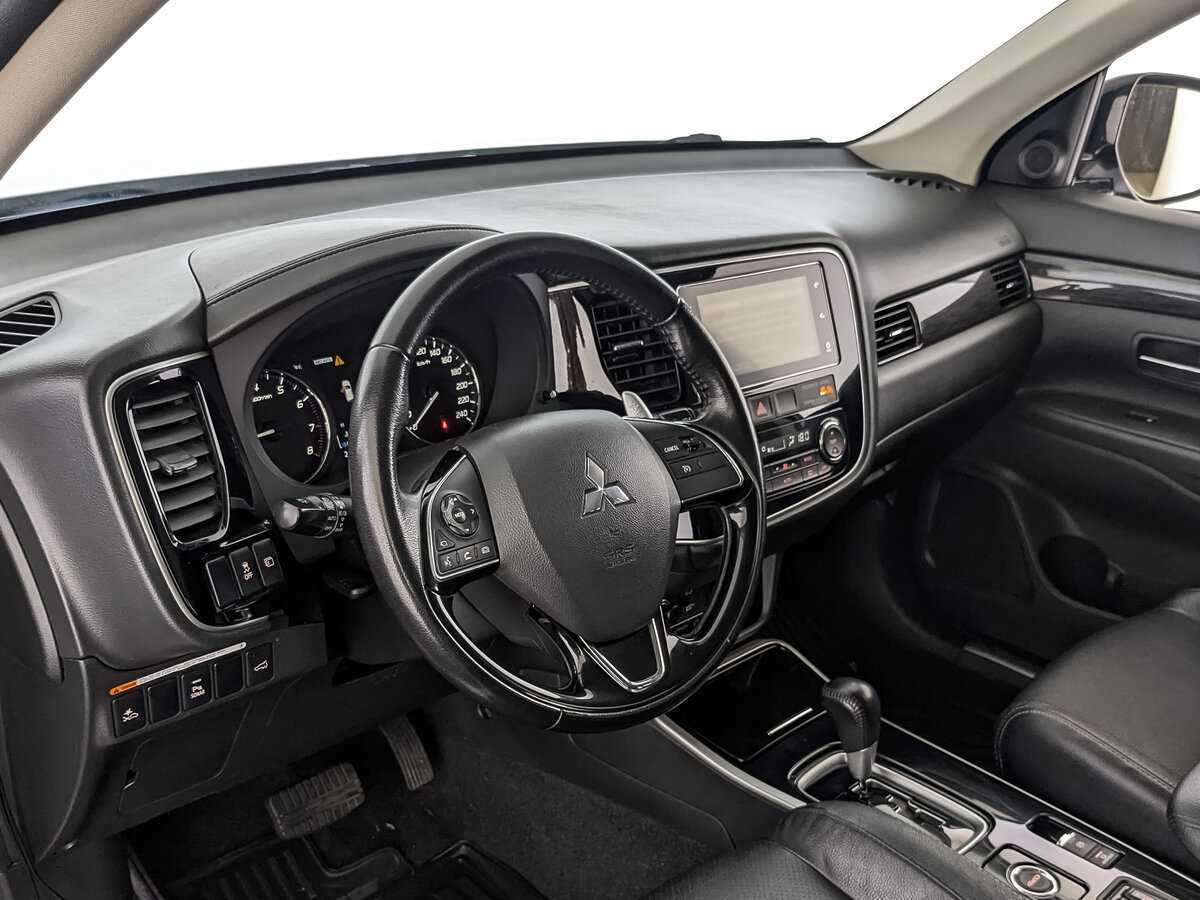 Mitsubishi Outlander б/у, 2017, Вариатор. Фото: #9