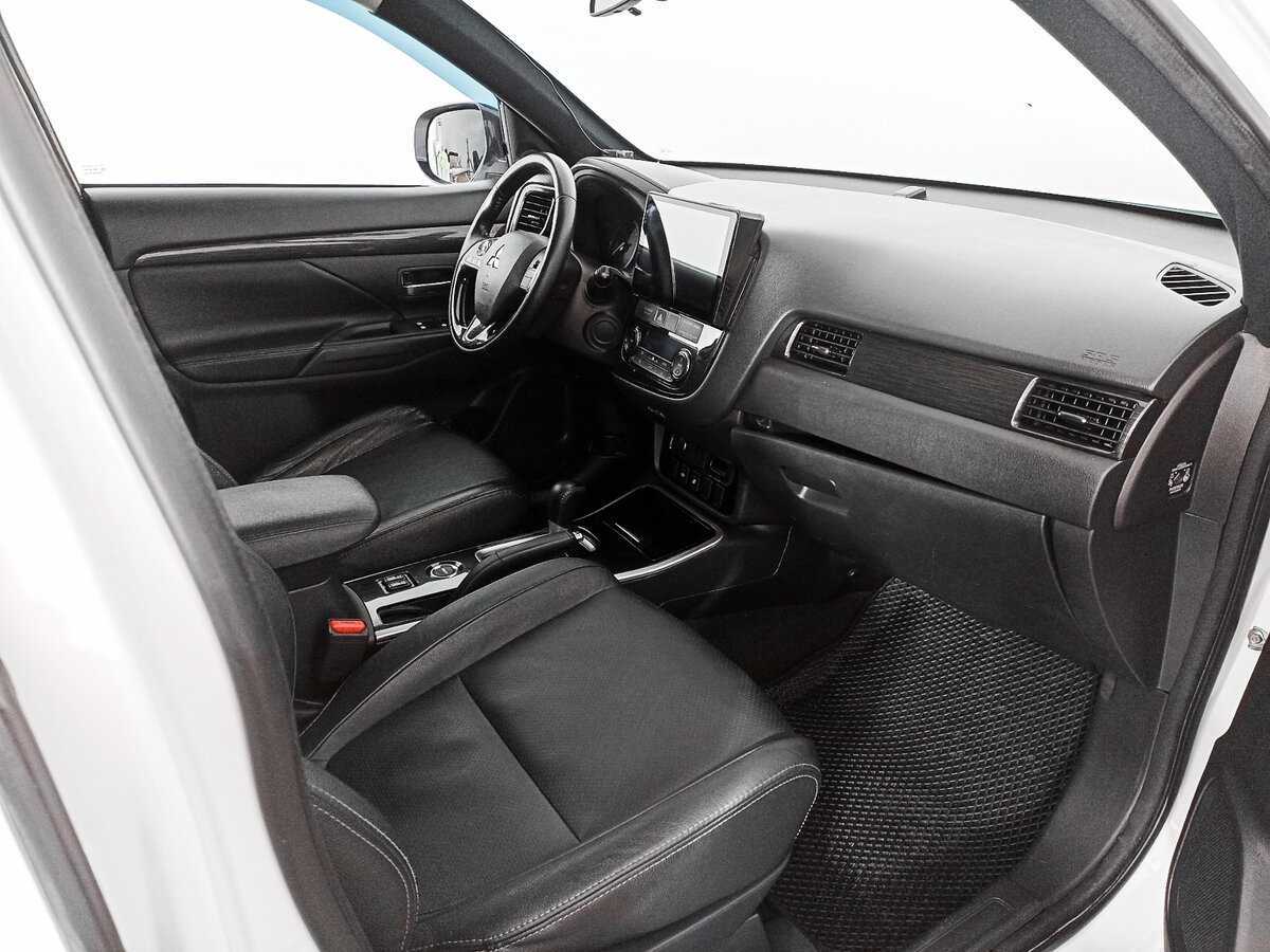 Mitsubishi Outlander б/у, 2018, Вариатор. Фото: #8