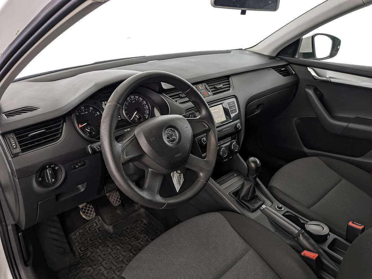 Skoda Octavia б/у, 2015, Механическая. Фото: #10