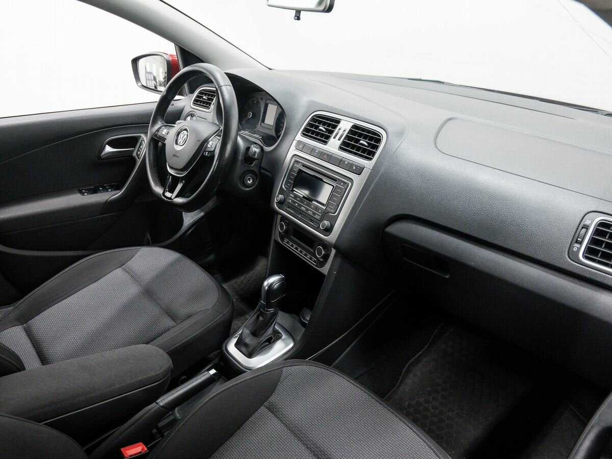 Volkswagen Polo б/у, 2017, Автоматическая. Фото: #4