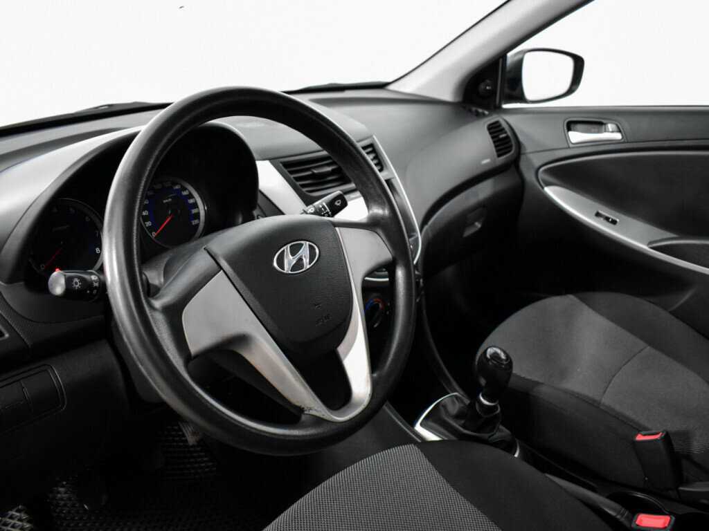 Hyundai Solaris б/у, 2013, Механическая. Фото: #6