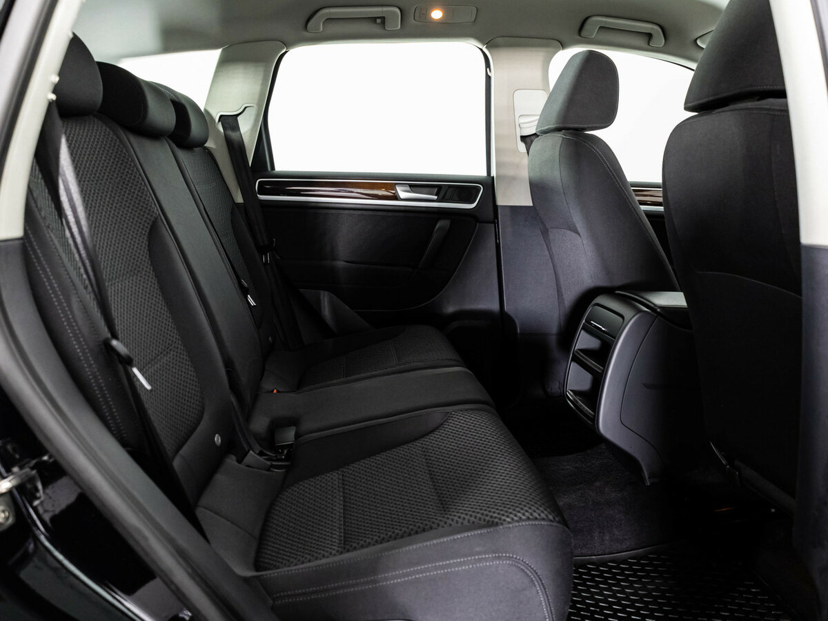 Volkswagen Touareg б/у, 2012, Автоматическая. Фото: #16