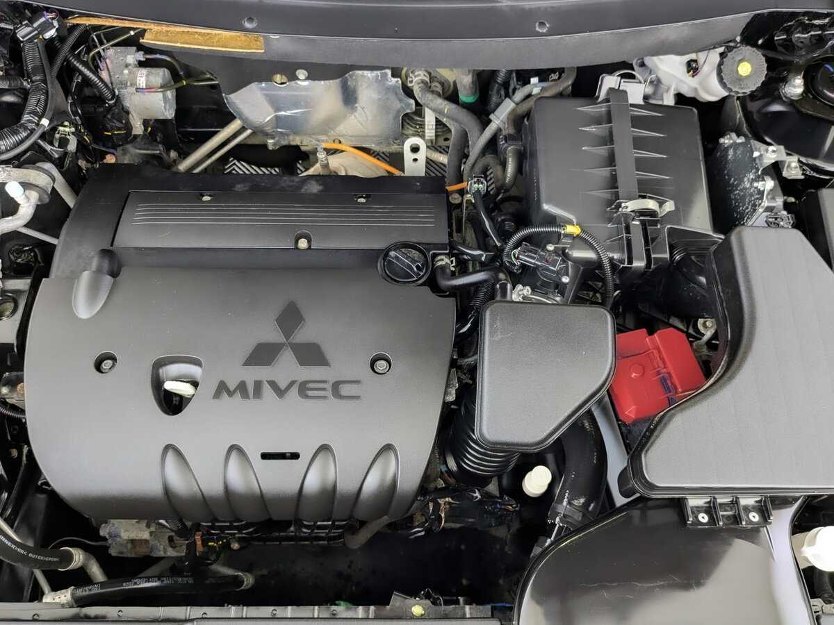 Mitsubishi Outlander б/у, 2021, Вариатор. Фото: #8