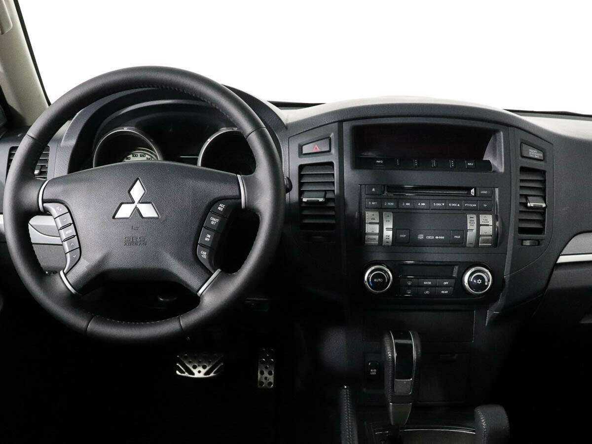 Mitsubishi Pajero б/у, 2014, Автоматическая. Фото: #9