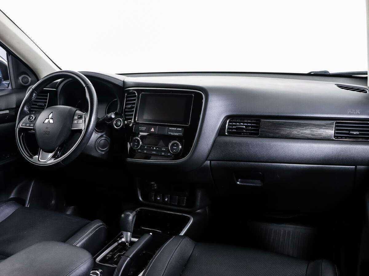 Mitsubishi Outlander б/у, 2018, Вариатор. Фото: #6