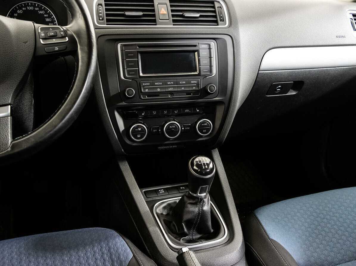 Volkswagen Jetta б/у, 2013, Механическая. Фото: #9