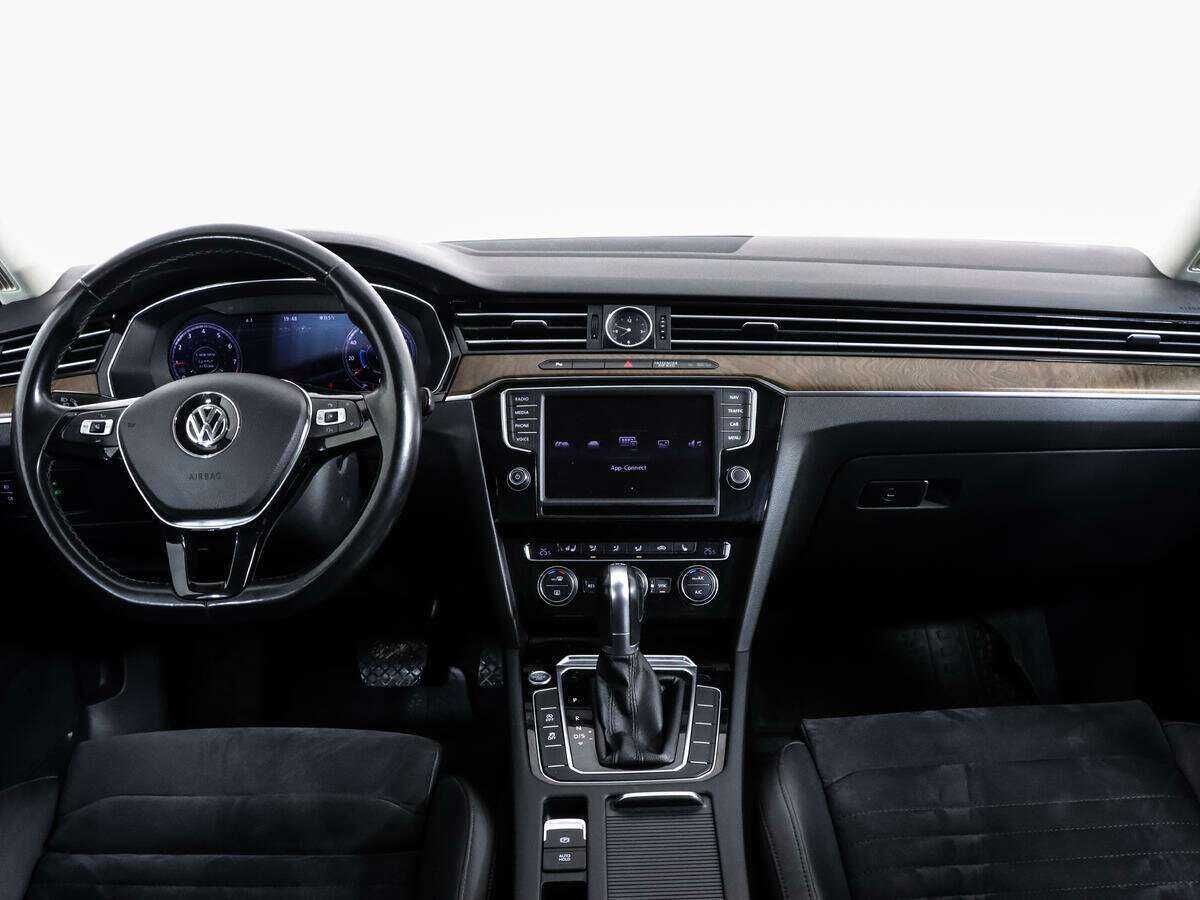 Volkswagen Passat б/у, 2016, Роботизированная. Фото: #9