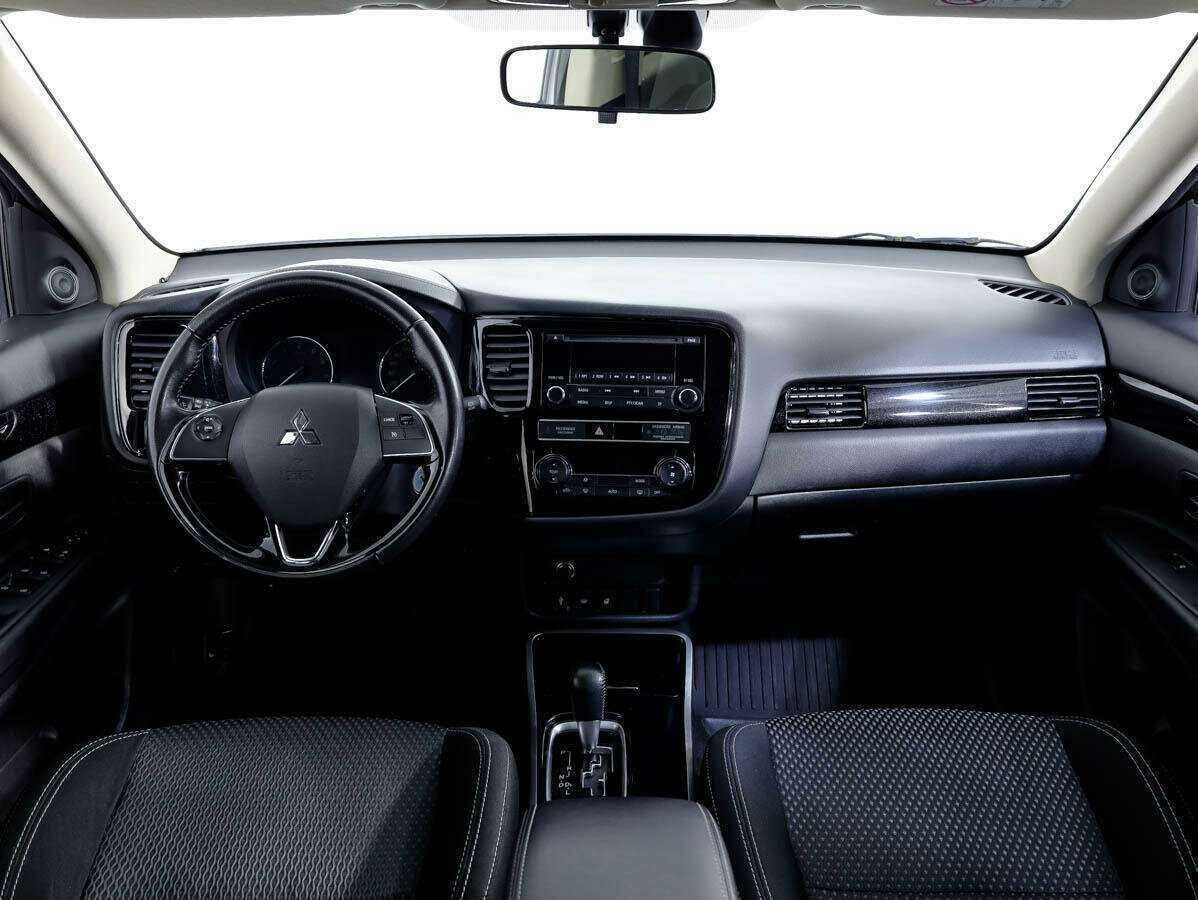 Mitsubishi Outlander б/у, 2018, Вариатор. Фото: #9