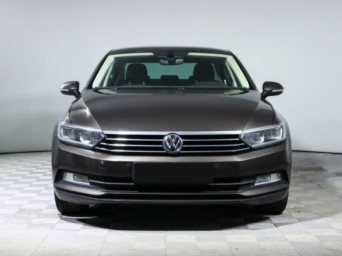Volkswagen Passat б/у, 2016, Роботизированная. Фото: #1