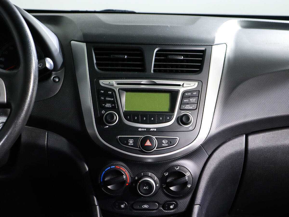 Hyundai Solaris б/у, 2013, Автоматическая. Фото: #11