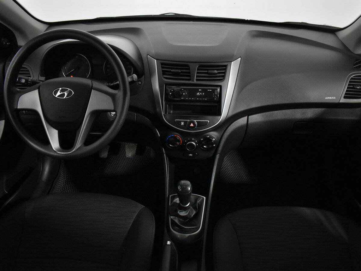 Hyundai Solaris б/у, 2016, Механическая. Фото: #11