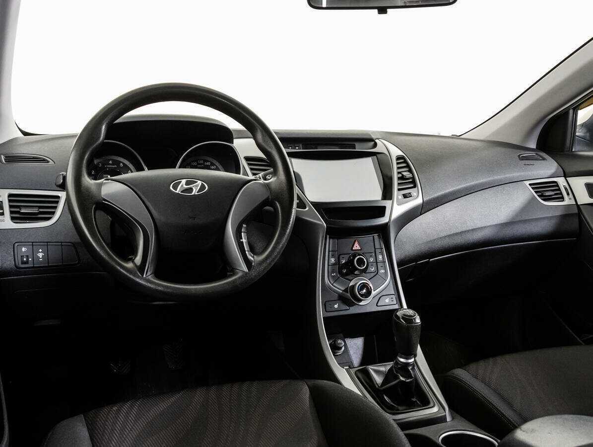 Hyundai Elantra б/у, 2015, Механическая. Фото: #10