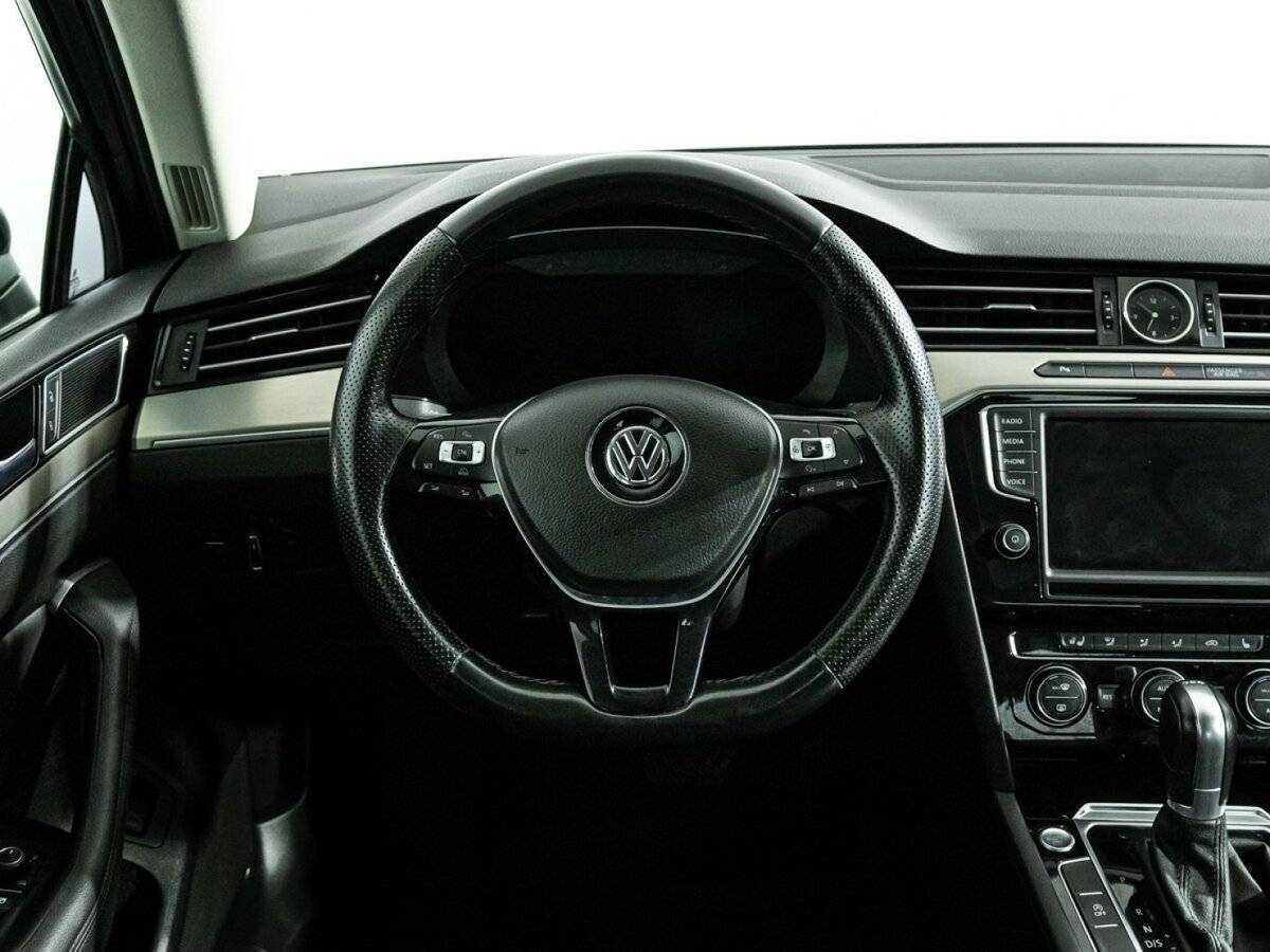 Volkswagen Passat б/у, 2016, Роботизированная. Фото: #19