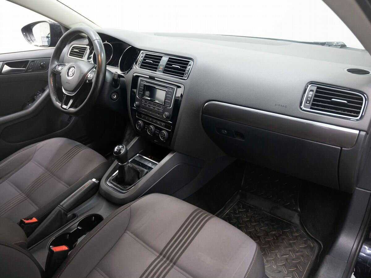 Volkswagen Jetta б/у, 2016, Механическая. Фото: #9