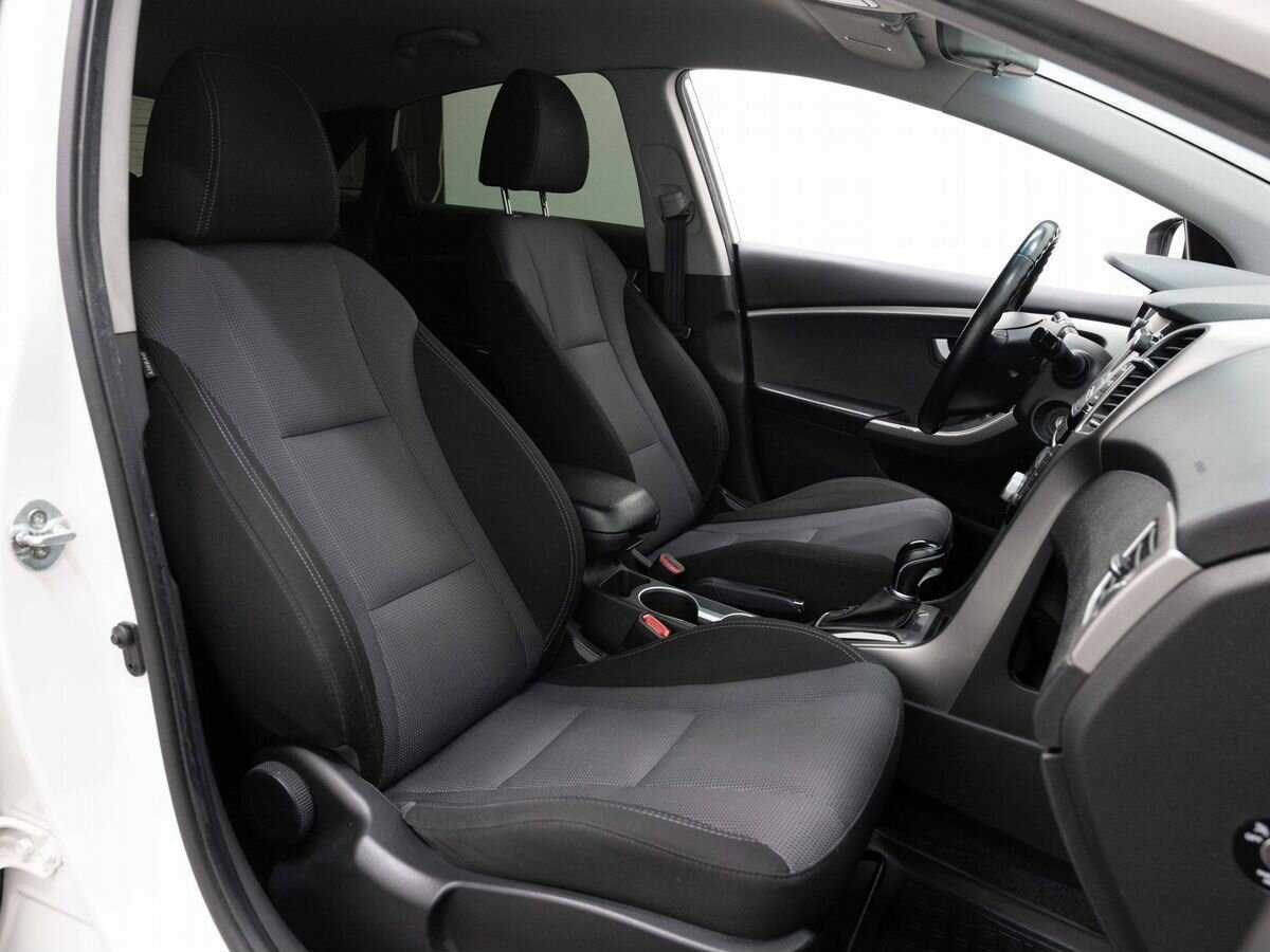 Hyundai i30 б/у, 2013, Автоматическая. Фото: #11