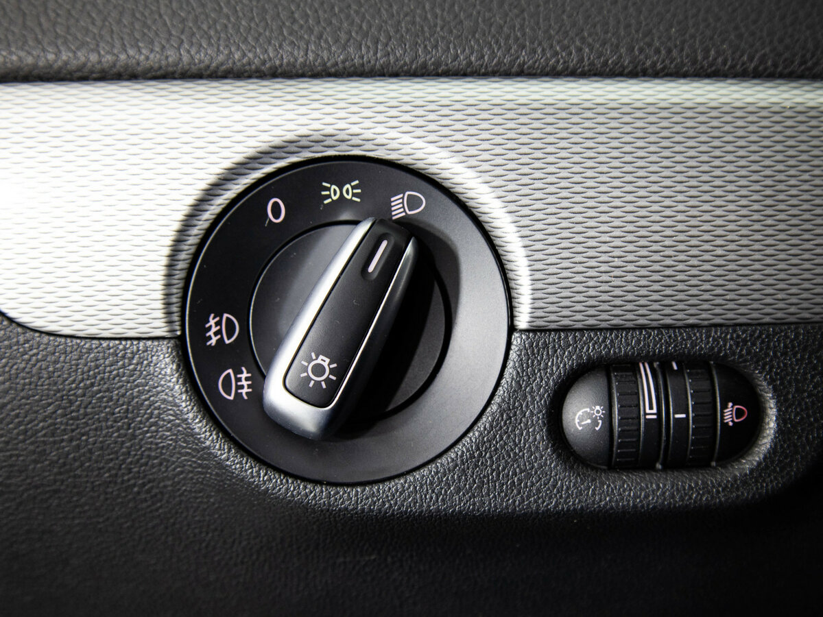 Volkswagen Jetta б/у, 2016, Автоматическая. Фото: #12