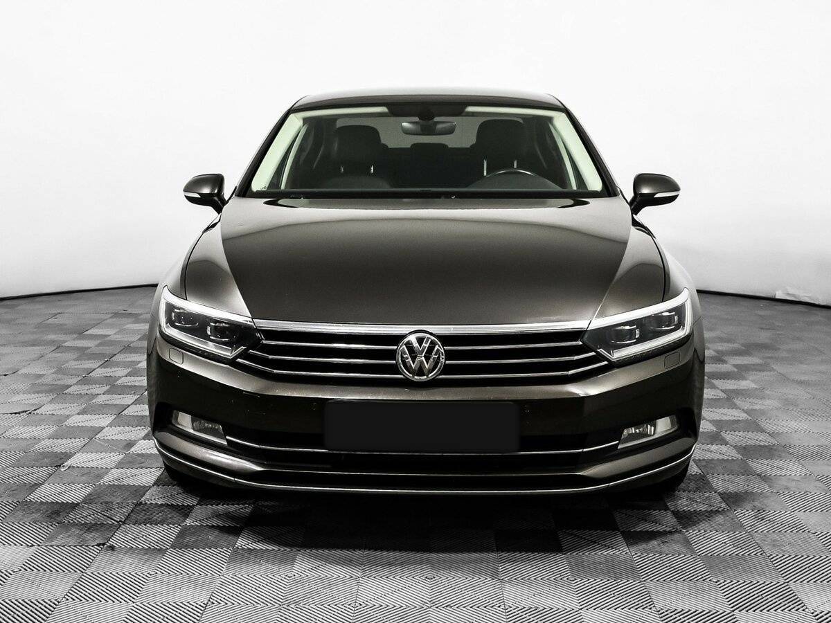 Volkswagen Passat б/у, 2017, Роботизированная. Фото: #1