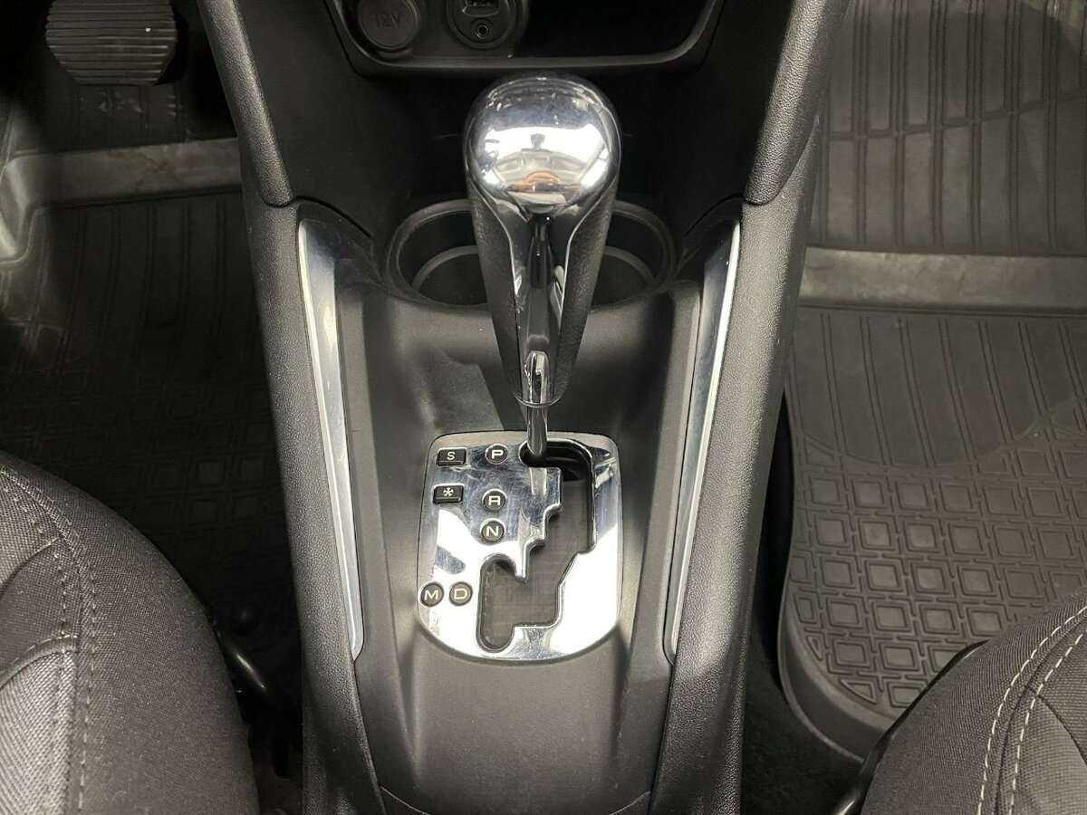 Peugeot 208 б/у, 2014, Автоматическая. Фото: #12
