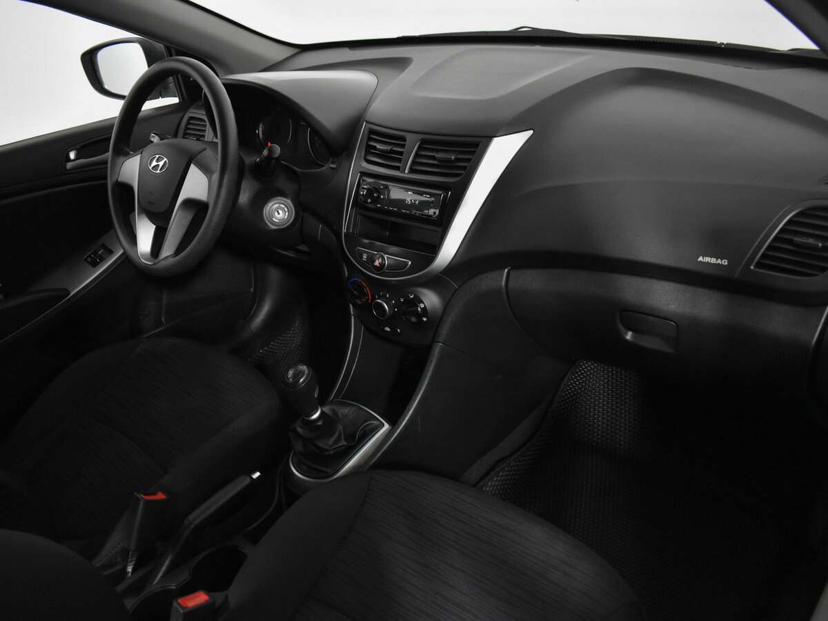 Hyundai Solaris б/у, 2016, Механическая. Фото: #10