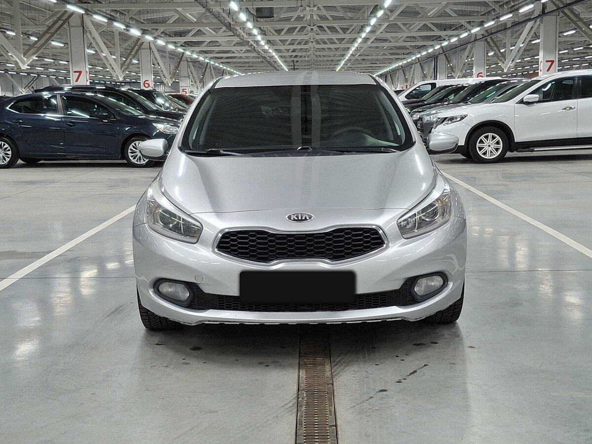 Kia Ceed б/у, 2013, Механическая. Фото: #1