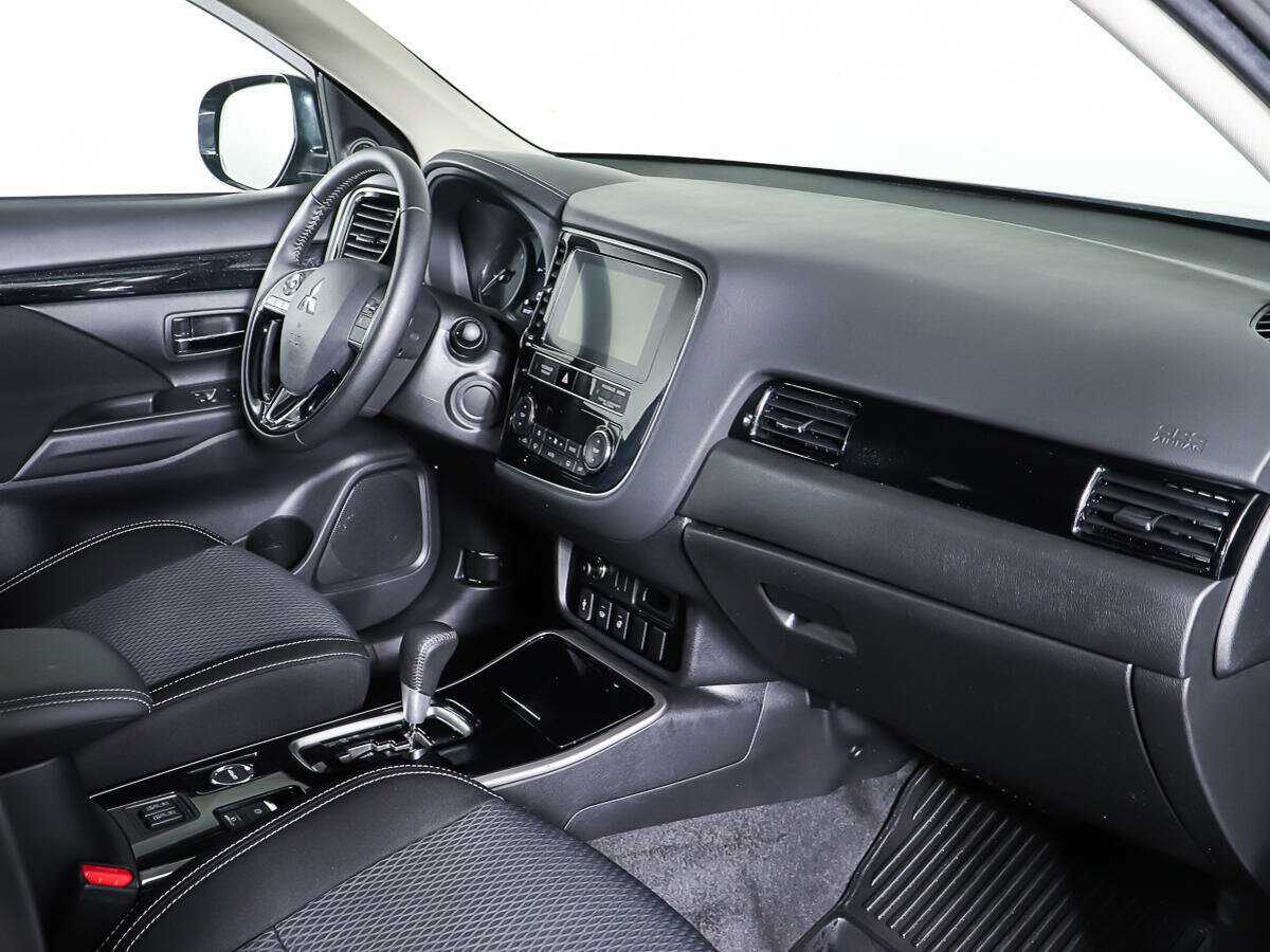 Mitsubishi Outlander б/у, 2020, Вариатор. Фото: #8